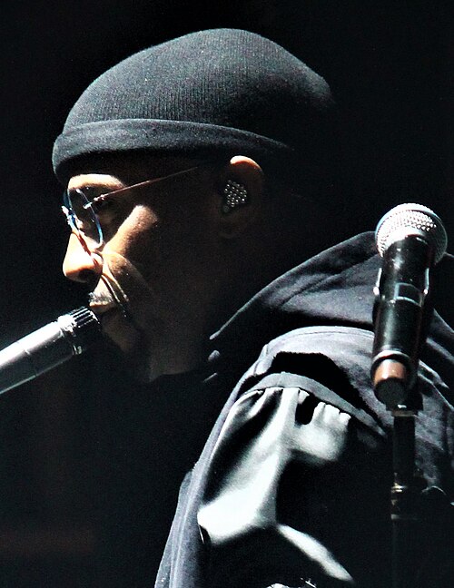 Teddy Riley performing, the producer at the center of new jack swing